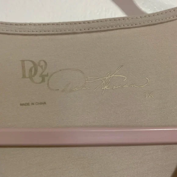 Diane Gilman 2 Open shoulder and bell sleeves. New - Picture 6 of 6